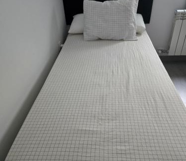 Carbajal de la Legua Apartment | Apartamento de 2 dormitorios en León