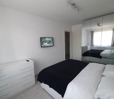 Tractorul Apartment | APARTAMENT CORESI Promenada Coresi