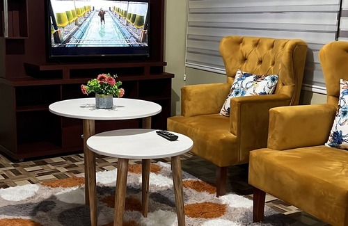 Banos de Agua Santa Apartment | Apartamento Vacacional Individual, por Días o Semanas a 4 Cuadras de la Basílica