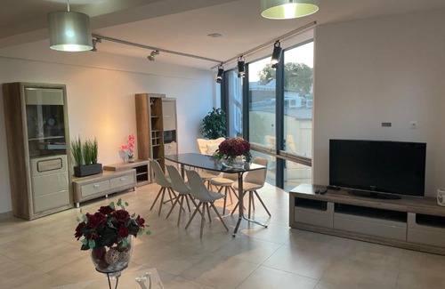 Koscierzyna Apartment | Apartament III w Centrum - Winda - 50 metrów od Starego Rynku