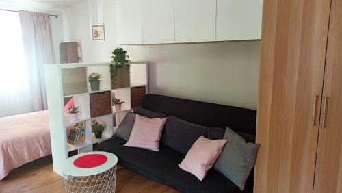 Srodmiescie Apartment | Apartament Malinowy Świętoduska 12