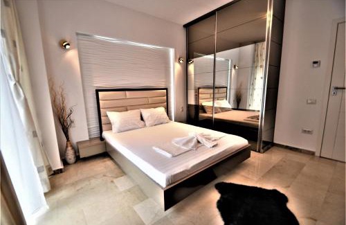 Constanta Apartment | Apartament Sara Mamaia in Luxury Vila SOPHIA 3