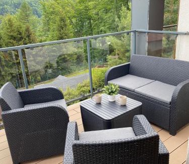 Meszna Apartment | APARTAMENT SKANDYNAWSKI 2-poziomowy SAUNA JACUZZI