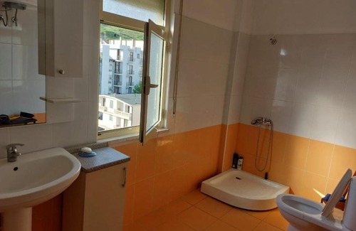 Shkembi i Kavajes Apartment | Apartament tek Shkembi i Kavajes