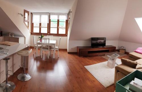 Figueras (Castropol) Apartment | Apartamento Ático Cine Colón