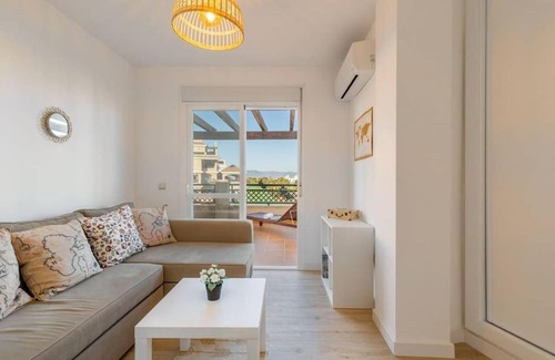 Torremolinos Apartment | Apartamento Calma Beach Home