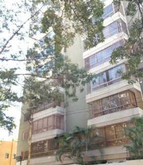 Chacao Apartment | Apartamento cerca del Boulevard de Sabana Grande y zona comercial
