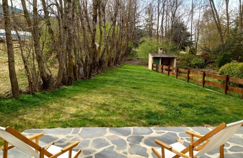 Sainte-Leocadie Apartment | Apartamento con amplio jardín cerca de Puigcerdà