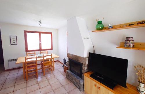 Sainte-Leocadie Apartment | Apartamento con amplio jardín cerca de Puigcerdà