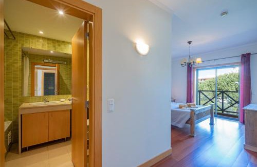 Montechoro Apartment | Apartamento Corcovada by Umbral