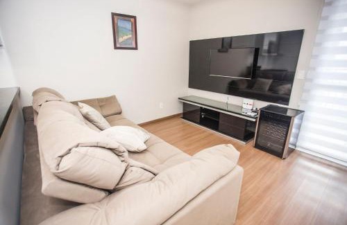 Matriz Apartment | Apartamento de 2 Quartos Com Vaga - HUB1006A
