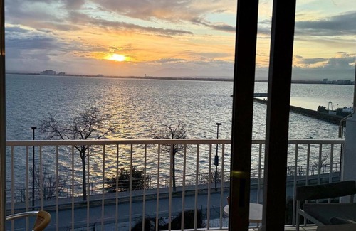 Almadraba-Canyelles Apartment | Apartamento en la playa del segon moll