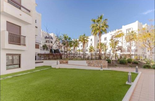 Salobrena Apartment | APARTAMENTO EN SALOBREÑA CERCA DEL MAR - CON PISCINA, GIMNASIO y GARAJE