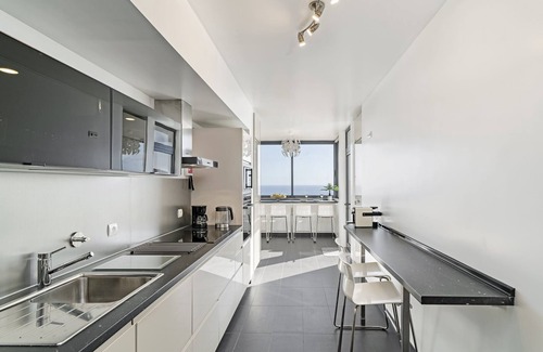 Canico Apartment | Apartamento espaçoso com piscina e vista mar, Caniço VI