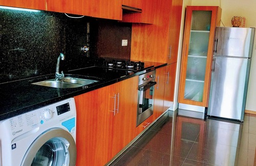 Portela Condo | Apartamento Exclusivo com Jardim e Piscina Privada!