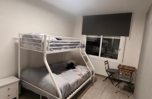 La Pineda Apartment | APARTAMENTO FAMILIAR a 100 mts de la Playa Reformado 2025 con WIFI