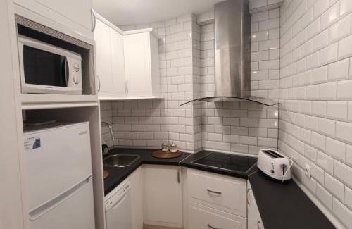 La Pineda Apartment | APARTAMENTO FAMILIAR a 100 mts de la Playa Reformado 2025 con WIFI