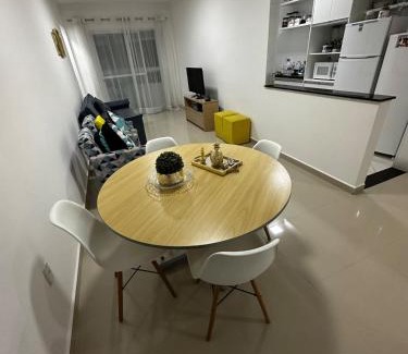 Florida Apartment | Apartamento frente mar com 3 suítes e 2 vagas de garagem
