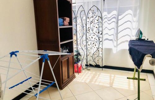 Franklin Tello Apartment | Apartamento Grande para tu comodidad-Large apartment for your comfort