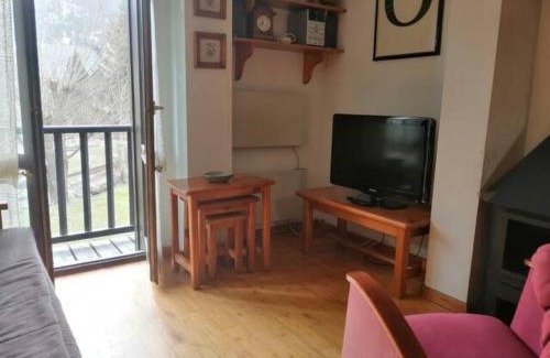 Taull Apartment | Apartamento Herbasabina 3 con jardín comunitario y piscina en verano