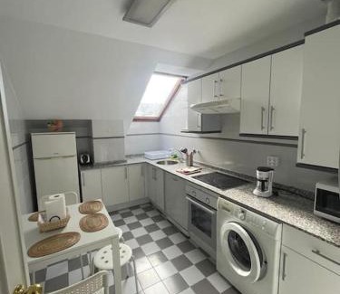 Las Campas y San Claudio Apartment | Apartamento Los Pilares