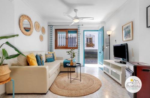 Sayalonga Apartment | Apartamento Nispero with shared roofterrace