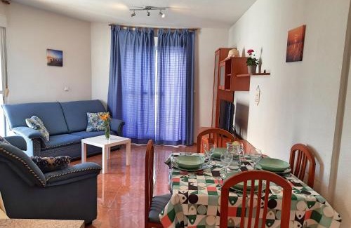 Castell de Ferro Apartment | Apartamento playero con vistas a la montaña