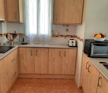 Castell de Ferro Apartment | Apartamento playero con vistas a la montaña