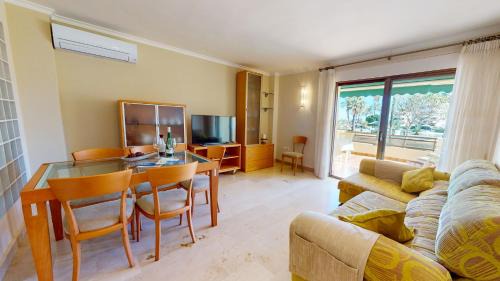 Denia Apartment | Apartamento Playa Grande by Family Homes