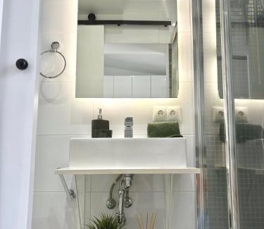 Historic Center of Estepona Apartment | Apartamento PORTADA a 5 min andando de la playa con aire acondicionado