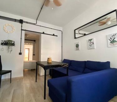 Historic Center of Estepona Apartment | Apartamento PORTADA a 5 min andando de la playa con aire acondicionado