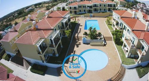 Alporchinhos Apartment | Apartamento T1 com vista mar perto da Praia N.ª Sra. da Rocha