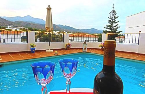 Nerja Apartment | Apartamento Vista verde con piscina privada - LUAL