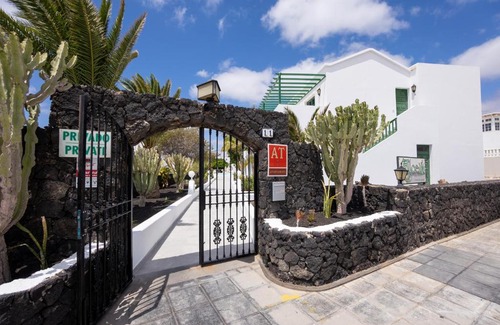 Puerto del Carmen Apartment | Apartamentos Aloe