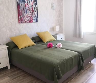 Playa de la Calera Apartment | Apartamentos El Guirre