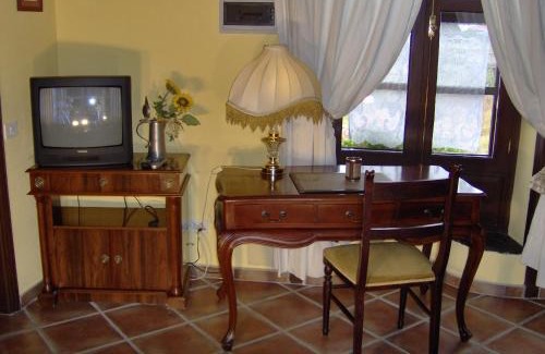El Guincho Apartment | Apartamentos Monasterio de San Antonio - adults only