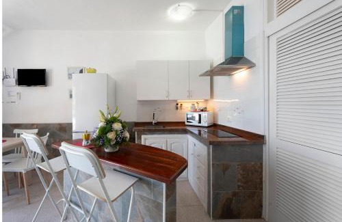 Alojera Apartment | Apartamentos Playa Azul - 4