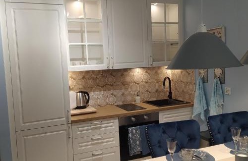 Bialystok Apartment | Apartamenty Centrum Warszawska 66 niebieski i różowy
