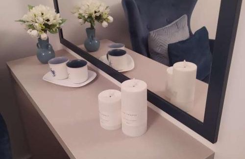 Bialystok Apartment | Apartamenty Centrum Warszawska 66 niebieski i różowy