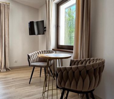 Augustow House | Apartamenty i pokoje nowomiejska 119