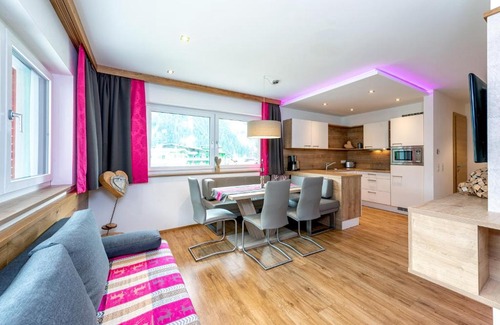 Mayrhofen Apartment | apartArt