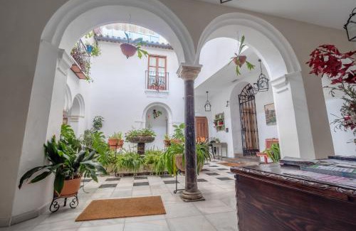Cordoba Old City Apartment | ApartaSuites Alberca Deluxe