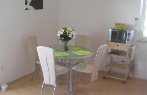 Srima Apartment | Aparteman Alter Ego