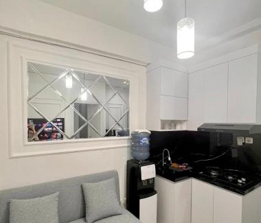 Rawasari Apartment | Apartement Green Pramuka Square suite Room