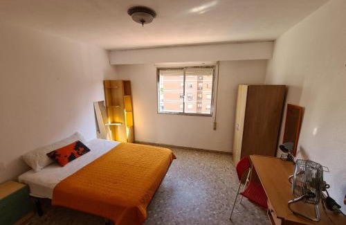 Ciutat Jardi Apartment | Apartemento grupo amigo o familias : blasco ibanez C