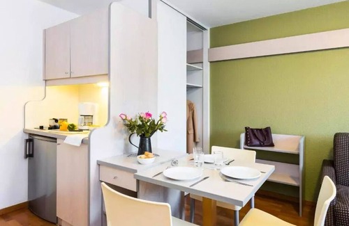 Dinan - Saint-Malo Apartment | Aparthotel Adagio Access Rennes Center - Studio 4 People