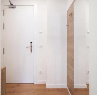 El Putget i Farro Apartment | Aparthotel Augusta