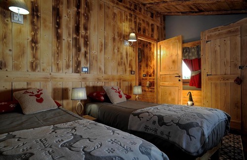 Brusson Apartment | Aparthotel Foyer d'antan SUITE con caminetto hammam o vasca idromassaggio
