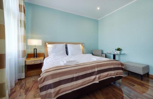 Katowice Apartment | ApartHotel Katowice - Deluxe Rooms with King Beds, City Center, Free Wifi!