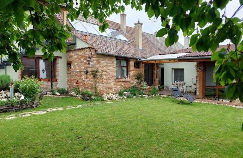 Dolni Dunajovice Apartment | Apartmá U rybníčku